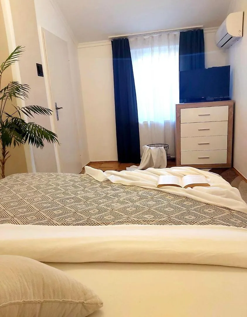 Lena Apartman - Eger Apartment